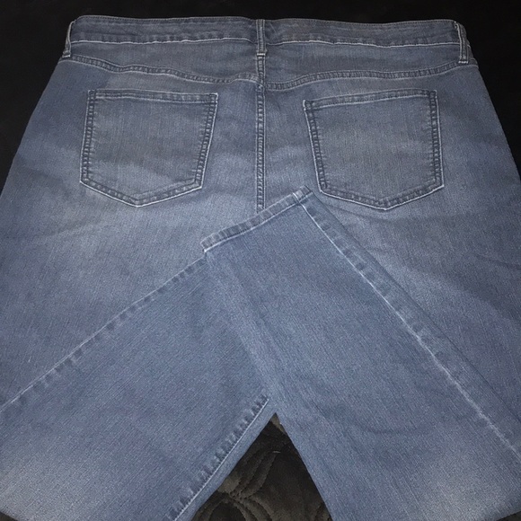 Old Navy Mid Rise - Picture 4 of 6